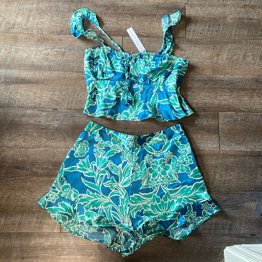 NWT House of Harlow 1960 Blue Floral Shorts & Ruffle Tank Top Set